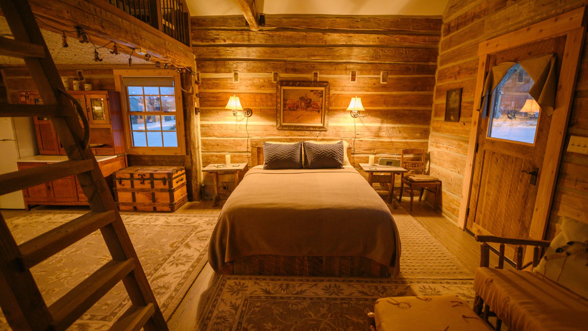 Cozy, Rustic Cabins near Chico Hot Springs & only 35 mins to YELLOWSTONE PARK!!