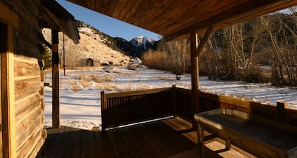 Cozy, Rustic Cabins near Chico Hot Springs & only 35 mins to YELLOWSTONE PARK!!