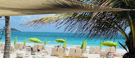 Beach nearby, sun-loungers, beach towels