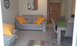 TV - CHARMING APARTMENT ALVOR 10 MINUTES FROM THE SEA (Alvor)