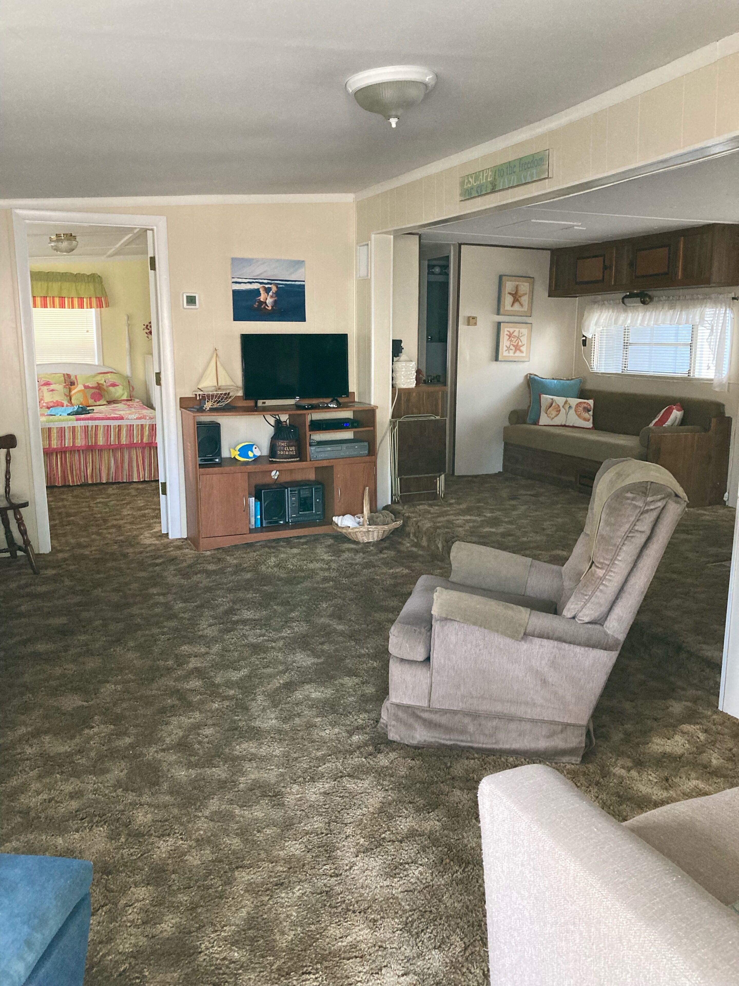 Ocean Lakes Cottage Quiet Street, Shady Lot, New HVAC 5000 Section Sleeps 7