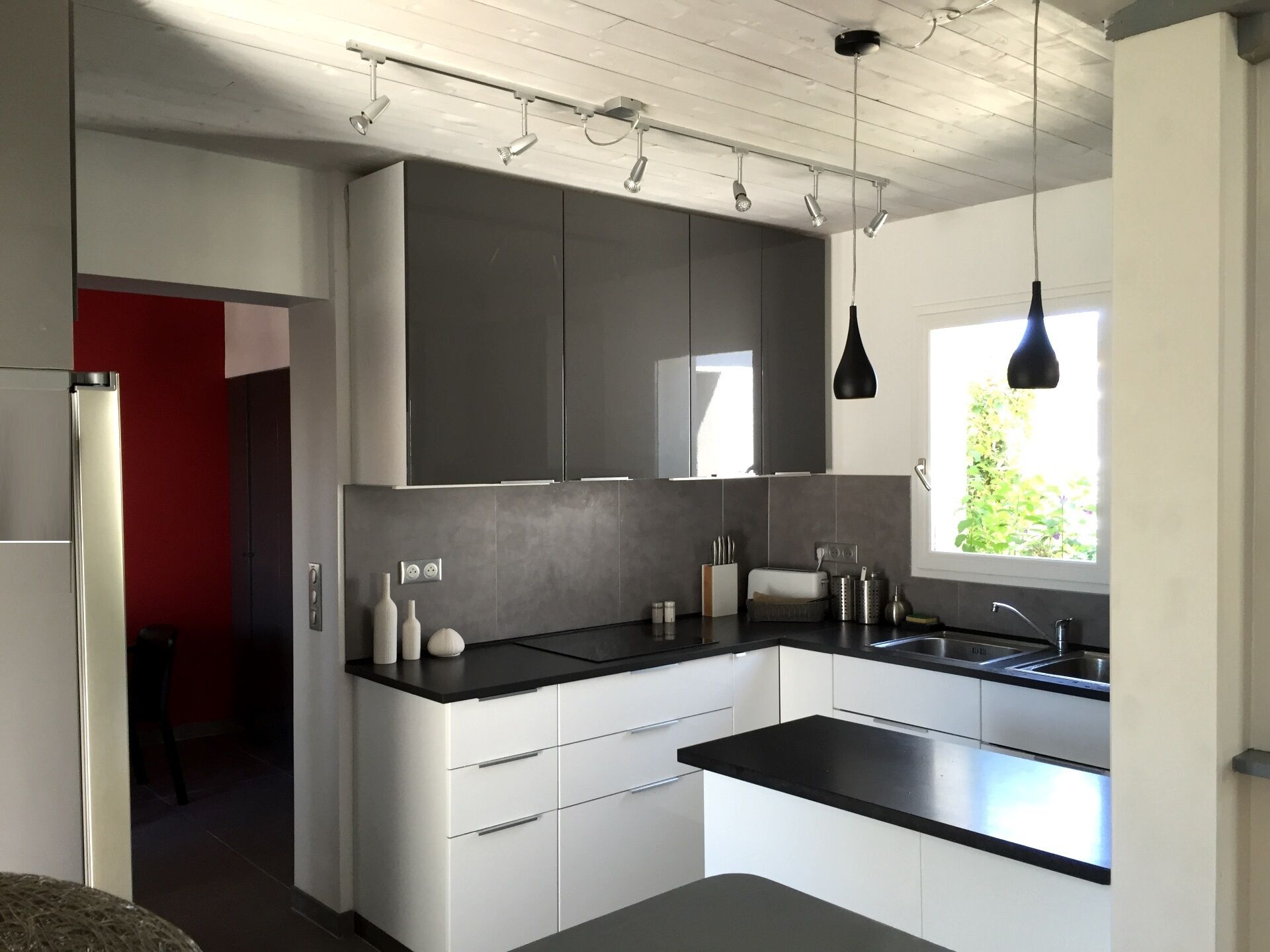 Large decorative house for 12. Garden, independent annex. 5 min from the beach