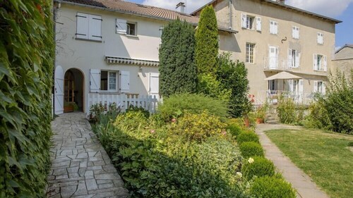 Tilava hiljaisella alueella VITTEL