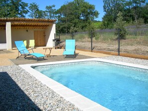 Lämmitetty uima-allas