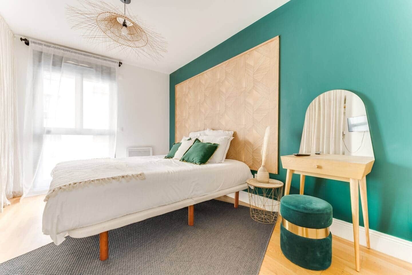 4 bedrooms, desk, iron/ironing board, WiFi