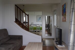 TV, DVD player