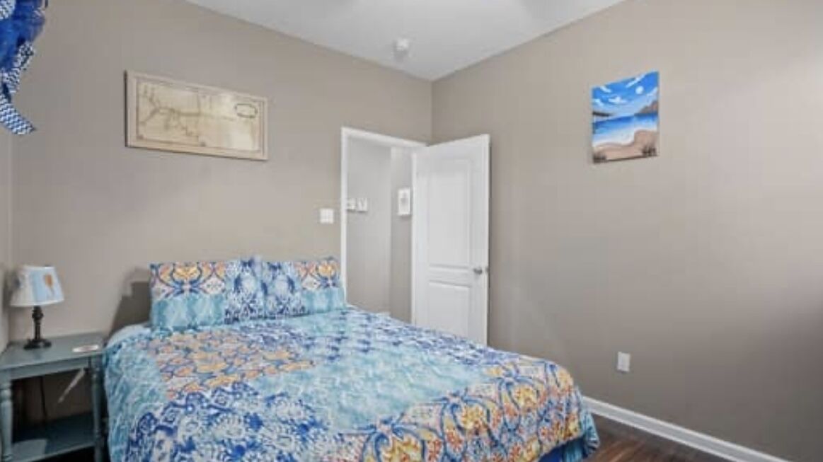 Mississippi Gulf Coast Luxury Blocks from the Beach.  Come Enjoy your Vacation!!