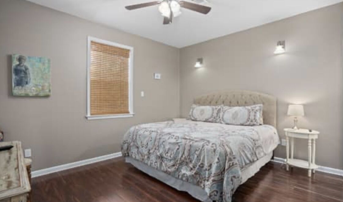 Mississippi Gulf Coast Luxury Blocks from the Beach.  Come Enjoy your Vacation!!