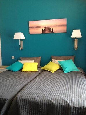 3 bedrooms, desk, iron/ironing board, travel crib - Luxury Provencal French Riviera villa in calm with balneo pool ncc, 6p (Vidauban)