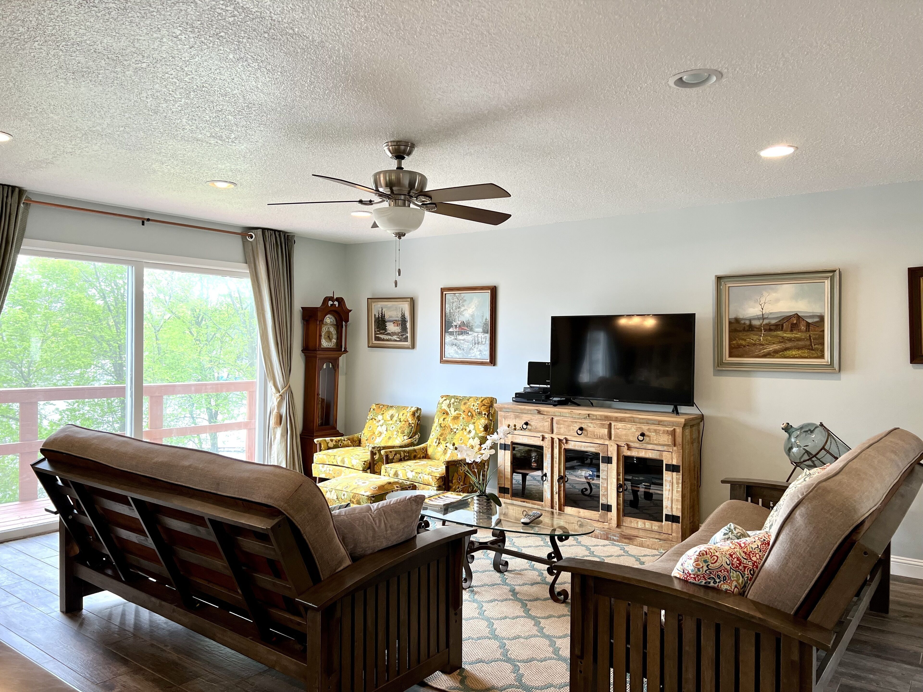 Beautiful, newly remodeled house on Long Lake 