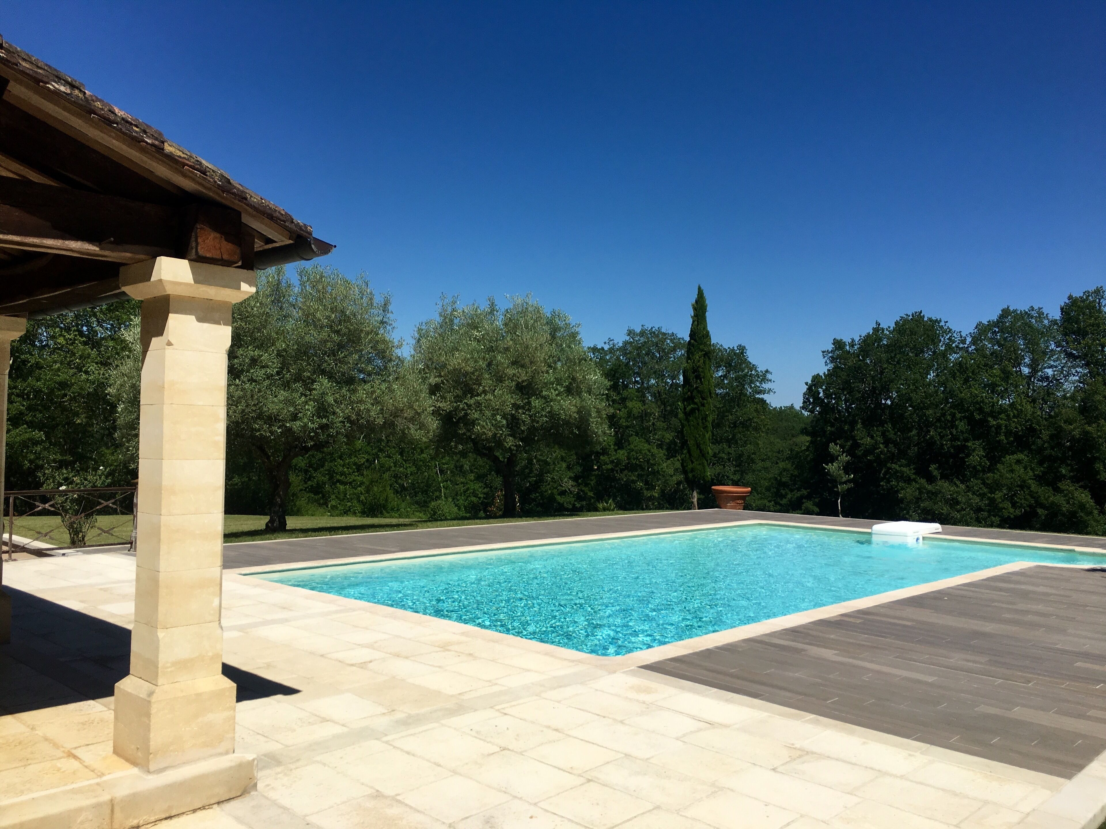 PRIVATE GITE PRIVATE SWIMMING POOL VALLEY DORDOGNE CLOSE TO CHATEAUX SARLAT