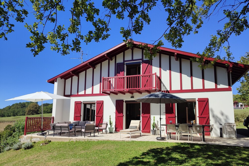 villa "Haritzen Ondoan" 4 bedrooms magnificent view in the Basque Country