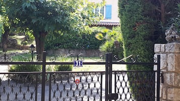 Enceinte de lâhĂ©bergement