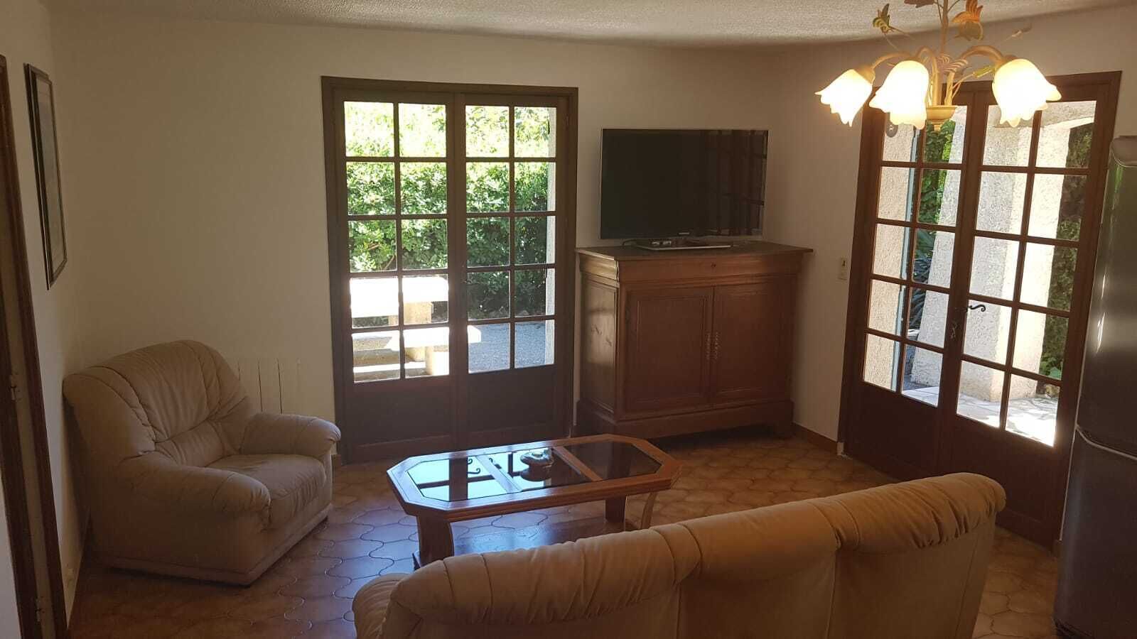 Télévision, chaîne hi-fi