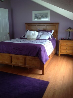 8 bedrooms, iron/ironing board, WiFi, bed sheets