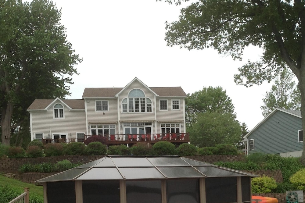 A Luxury Vacation Home, Perfect For Your Next Get Away !