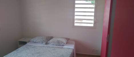 1 sovrum, strykjärn/strykbräda, resesäng och gratis wi-fi