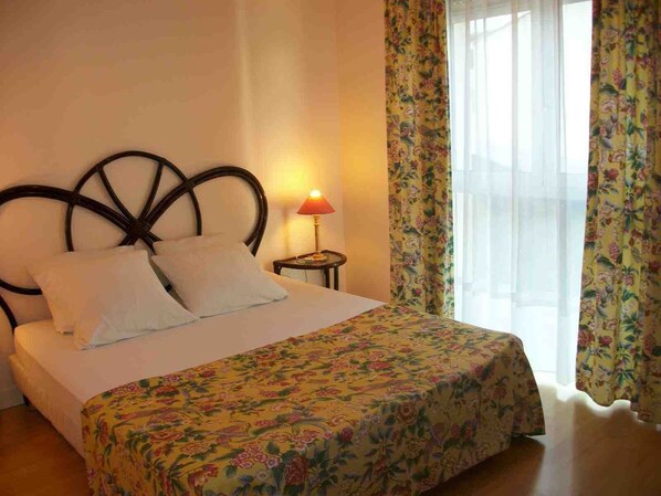 2 chambres, fer et planche à repasser, Wi-Fi, literie fournie