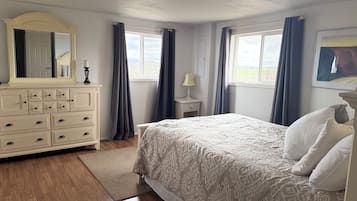 3 habitaciones, escritorio, wifi gratis y ropa de cama