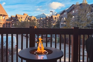 Property grounds - Inviting Condo – Hot Tub & Relaxing Atmosphere! (Canmore)