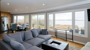 Living area - 🏡Waterfront Cottage retreat– 1 hour from Toronto⭐ (Nestleton)