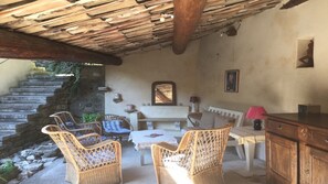 Property grounds - In the heart of the village: 3 small detached houses with garden and parking space (Lourmarin)