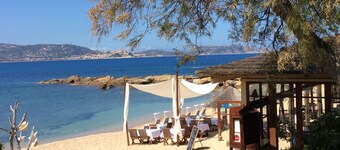 . Playa 300 m., Terraza. Calvi Bay, jardín, barbacoa, parking.