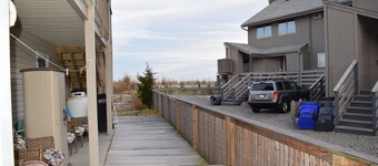 Pet Friendly Ocean Front Building Downtown Dewey Beach Sleeps 7