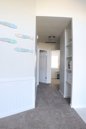Interior - Bright & Beachy 3 bed/2 bath Soundside MP6 (Kill Devil Hills)
