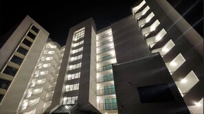Exterior - Cute Beach Front Condo in Island Winds West Near The Hangout! (Gulf Shores)