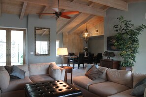 Smart TV, fireplace, DVD player, books