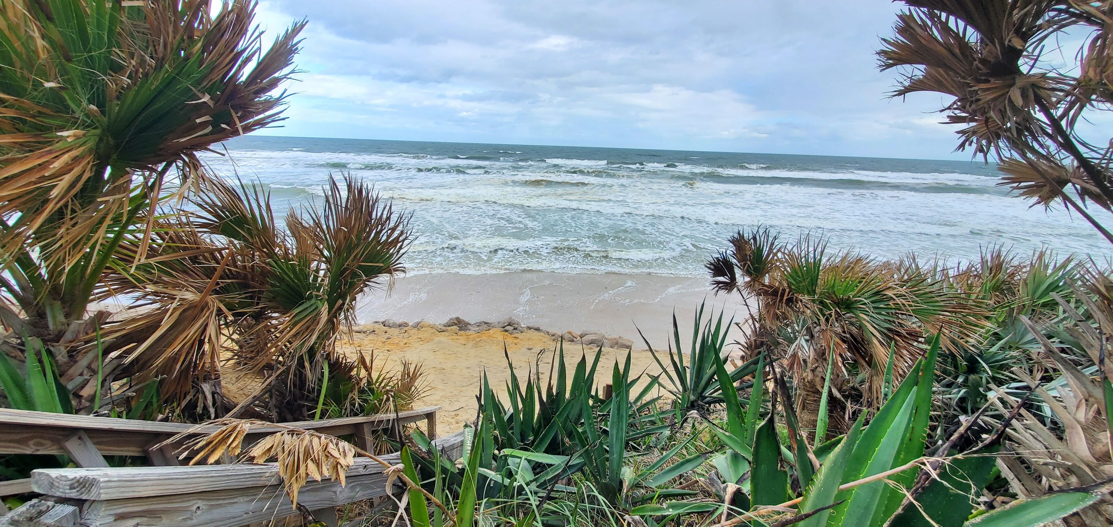 Amazing oceanfront vacation /  beach getaway