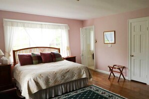 4 bedrooms, WiFi, bed sheets - Storm King Lodge - Storm King Art Center, West Point, Woodbury Commons Outlets (Mountainville)