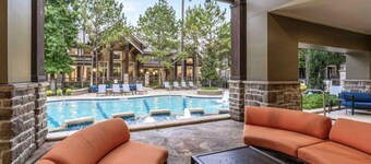 Beautiful Pool View 1 bedroom/1 bath condo in The