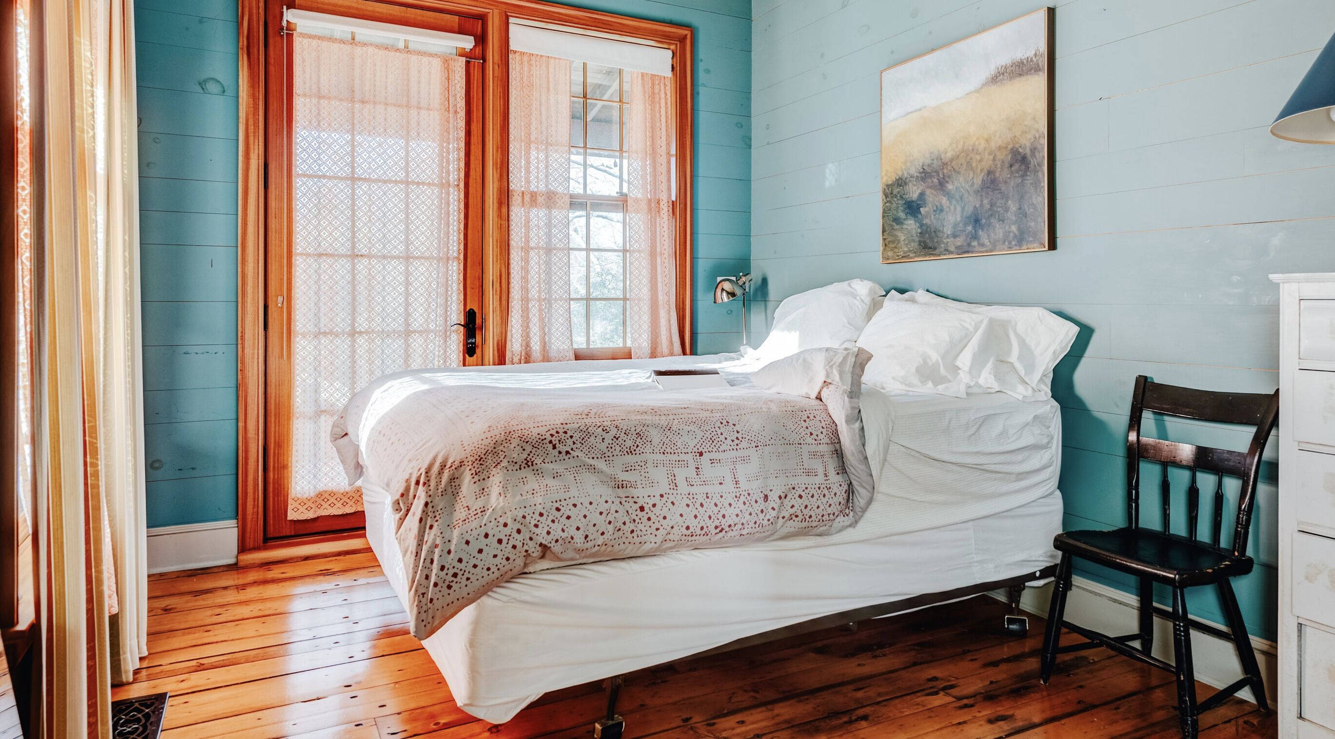 Bohemian Old Life Saving Station with Beach & Pool