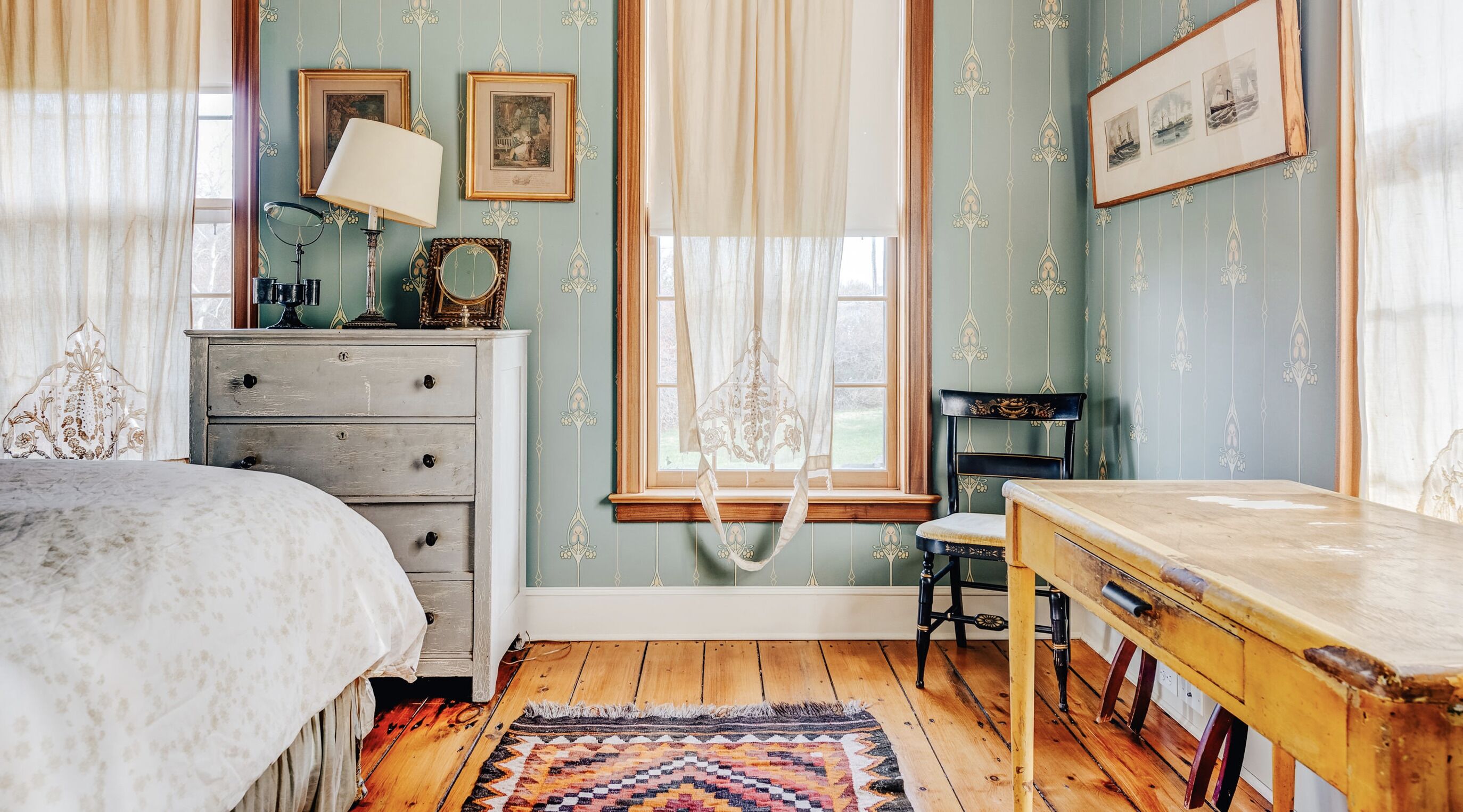 Bohemian Old Life Saving Station with Beach & Pool