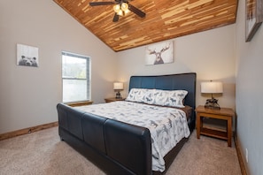 10 bedrooms, iron/ironing board, travel cot, free WiFi - Gorgeous 10 Bedroom Lakefront Lodge (Branson)