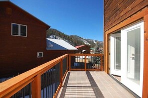 Property grounds - Trails End - In Town - Hot Tub - Flat Panel TVs in all BRs - Wood Burning Firepl (Red River)