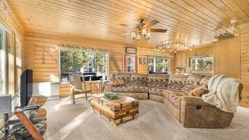 TV, fireplace, DVD player