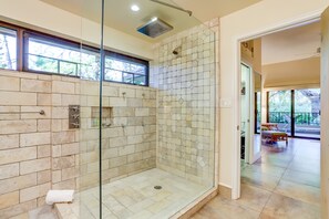 Hair dryer, towels, soap, shampoo - Makena Surf C-107 • South Maui Retreat• Swim w/ Turtles (Kihei)