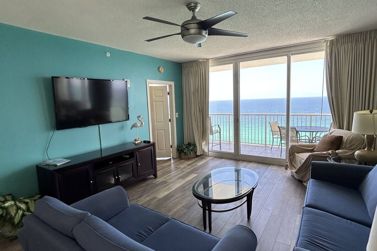 flat-screen tv, netflix, streaming services