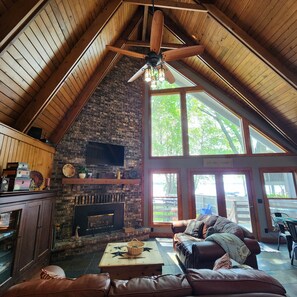 Televisor intel·ligent i llar de foc 