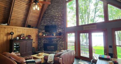 Lake Home for Family Gathering