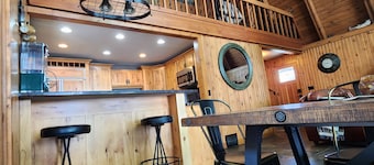 Lake Home for Family Gathering