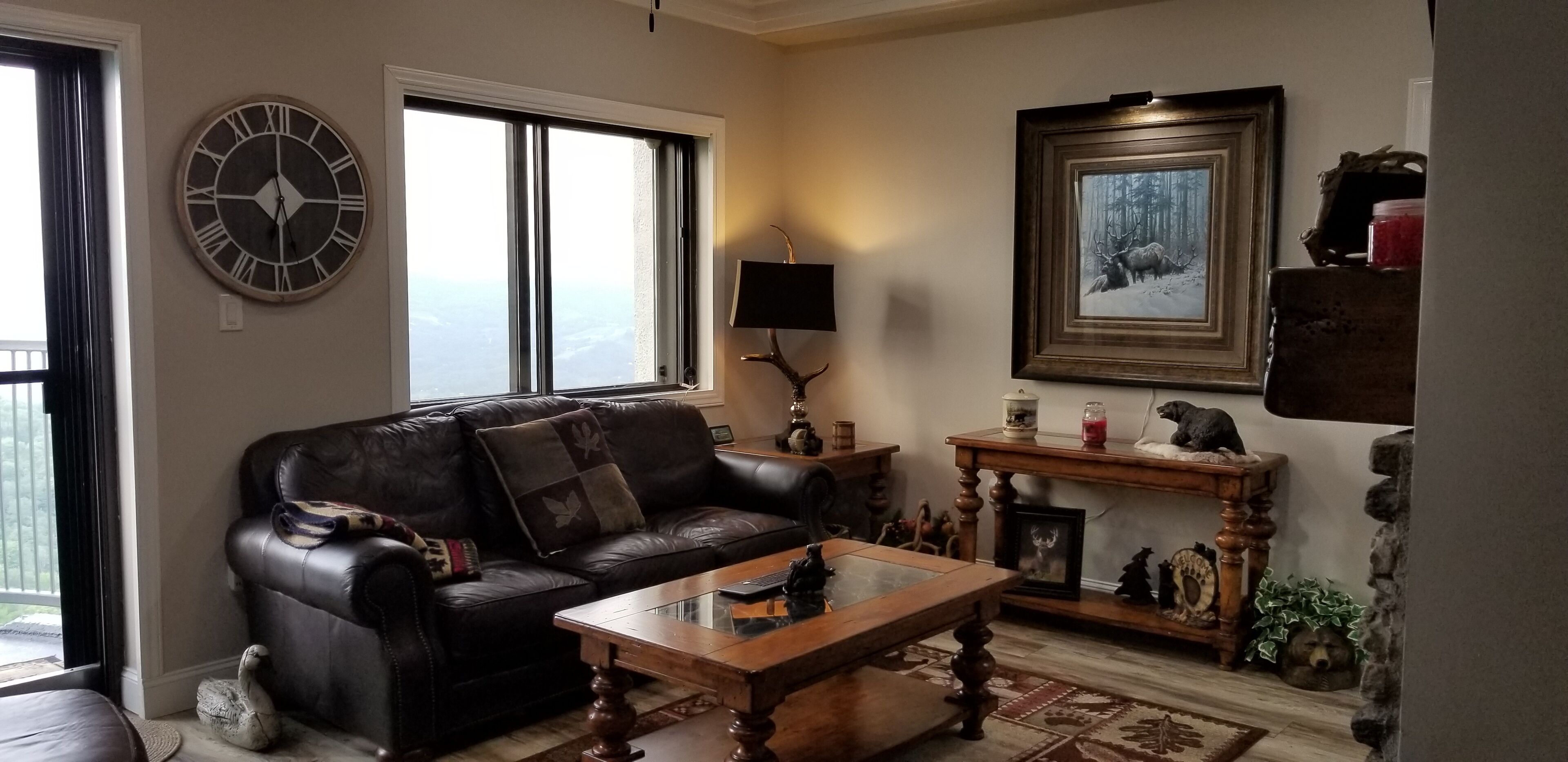 Mile High Views (5281 Feet) 10th floor-Sugar Top Condo-Walk to Ski Slope