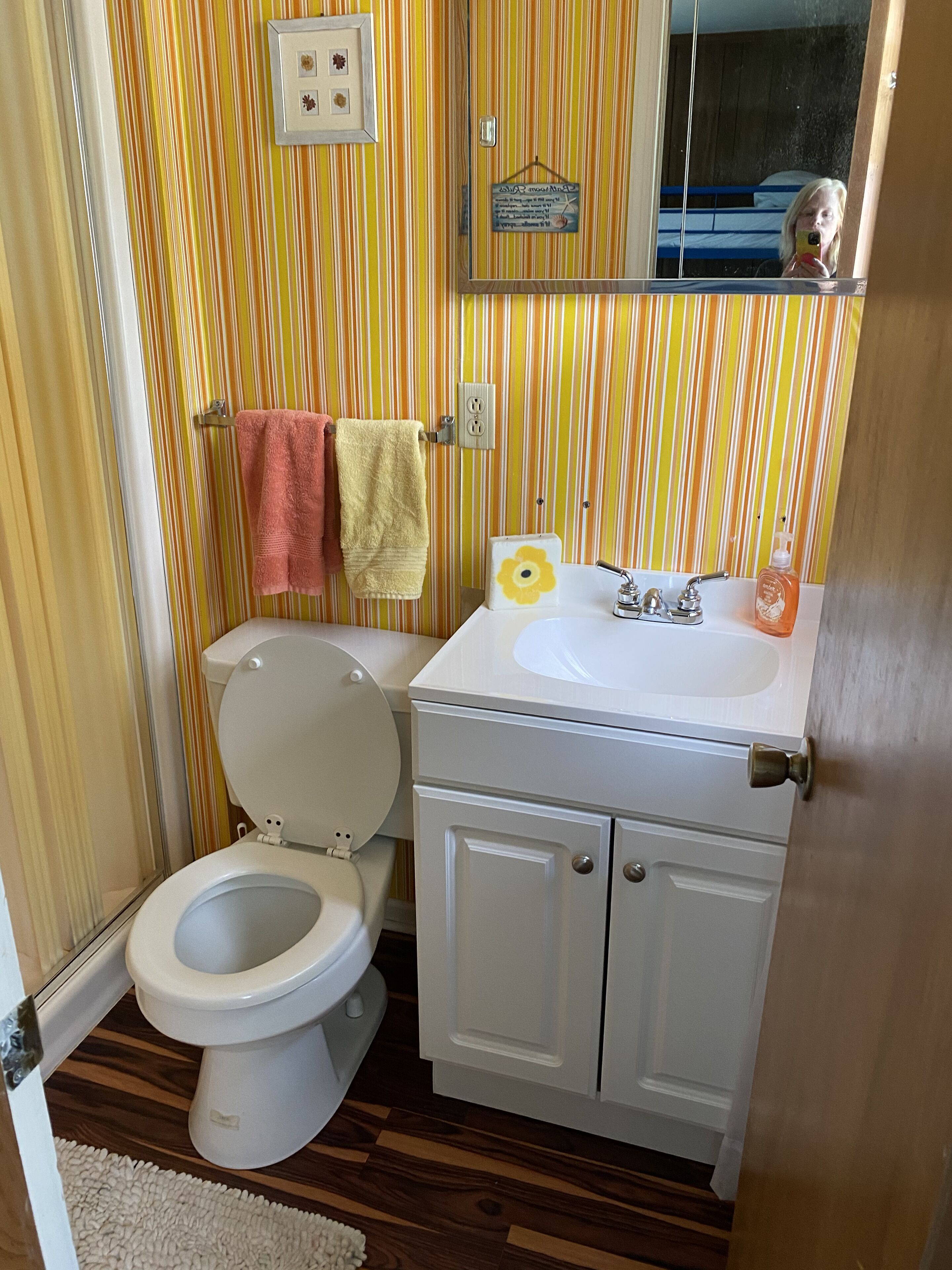 Great Location Lake Gaston Waterfront Cottage