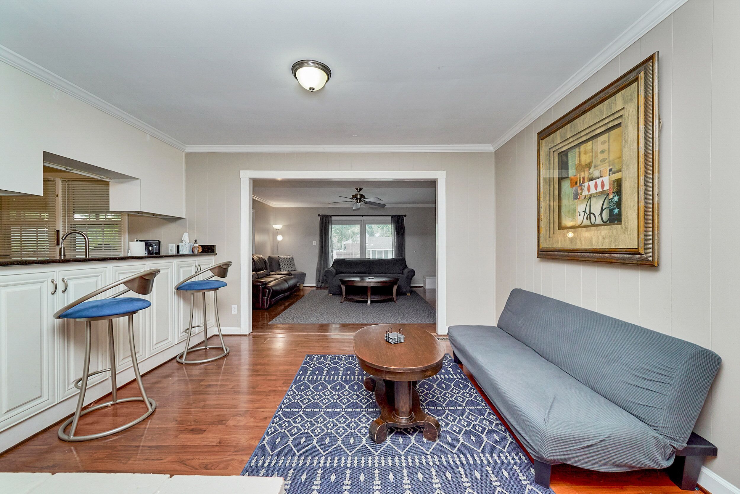 Fabulous 5 BR/ 3 BA Holiday House Near Beaches. WE SANITIZE!