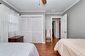 5 bedrooms, iron/ironing board, free WiFi, bed sheets