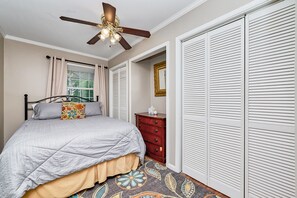 5 soverom, strykejern/-brett, wi-fi (inkludert) og sengetøy