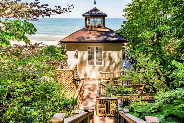 Exterior - 2024 remodeled historic Lake Michigan waterfront Union Pier home with spa. (Chikaming Township)